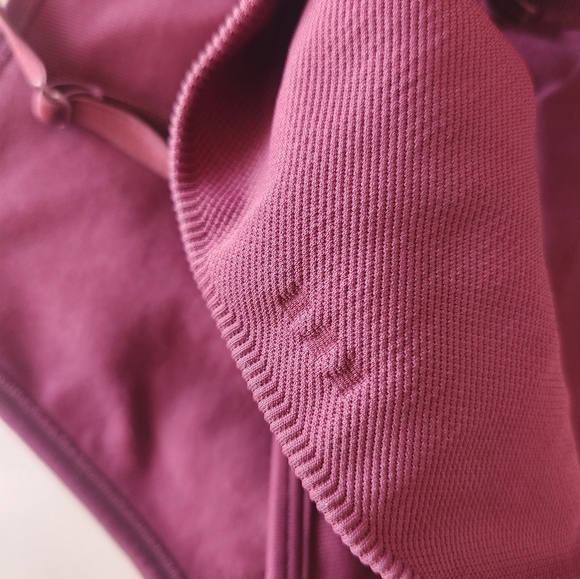 Lululemon High Neck Sports Bra Maroon Size 6 Cross Straps. - Picture 4 of 4